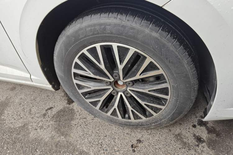 Used Volkswagen Sagitar 2019 280TSI DSG Comfort Version China VI Standard Right Front Wheel Hub