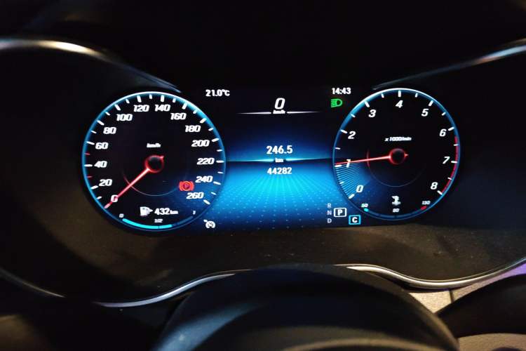 Used Mercedes-Benz C-Class 2021 C 200 L Fashion Edition Sport Version Odometer Close Up