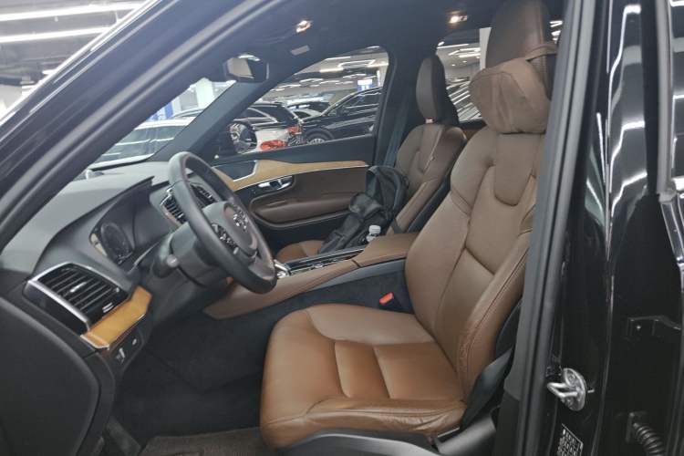 Used Volvo XC90 2022 B6 Zhiyi Luxury Edition 7-Seater
