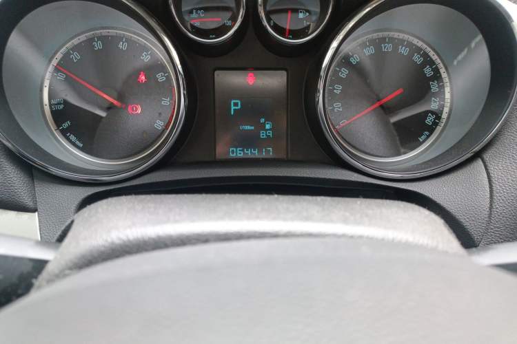 Used Buick Encore 2015 1.4T Automatic Two-Wheel Drive Urban Elite Version
