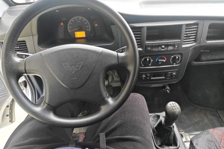 Used Wuling Zhiguang 2020 1.2L Practical Model China VI LSI
