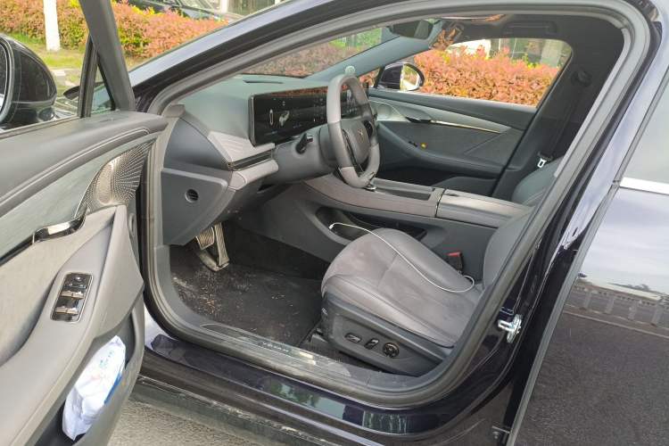 Used VOYAH PASSION 2024 PHEV Four-Wheel Drive Ultra-Long Range Flagship Model