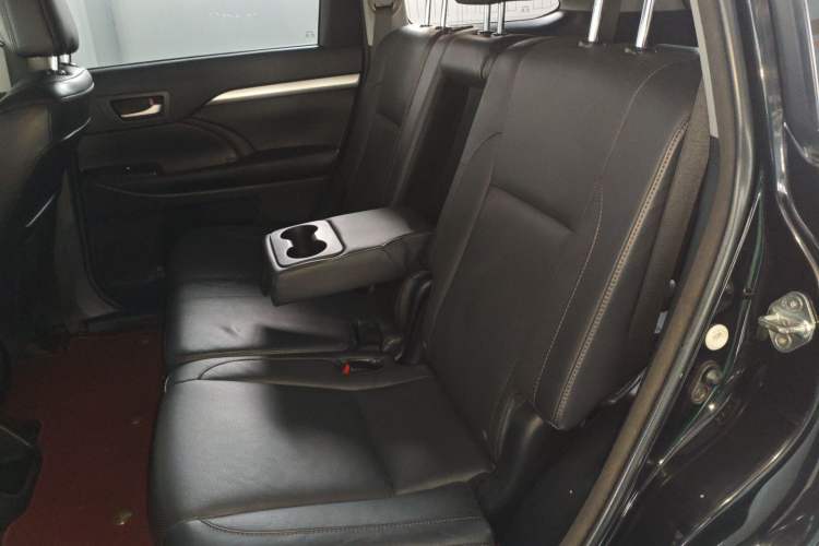 Used Toyota Highlander 2017 2.0T Four-Wheel Drive Luxury Edition 7 Seats