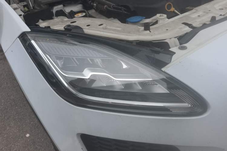 Used Jaguar E-PACE 2018 P200 China VI Right Front Headlight