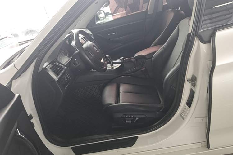 Used BMW 3 Series GT 2018 320i Sport Edition
