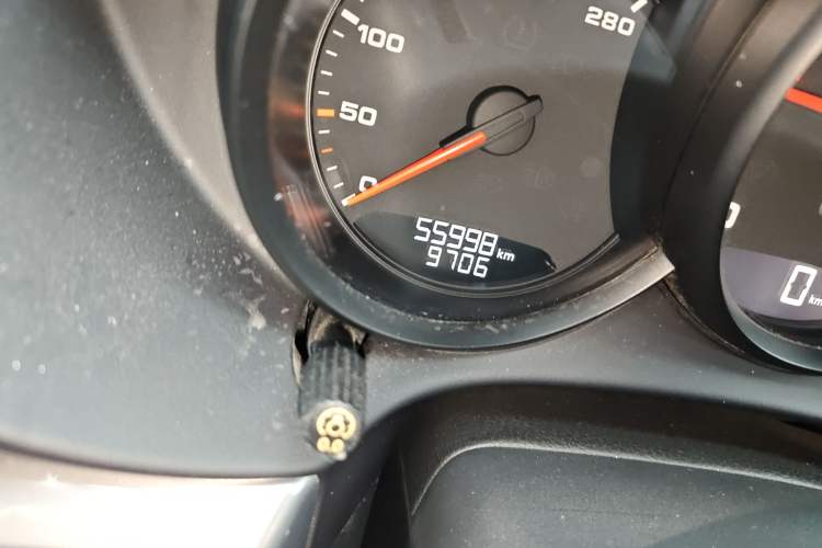 Used Porsche 718 2018 Boxster 2.0T Odometer Close Up