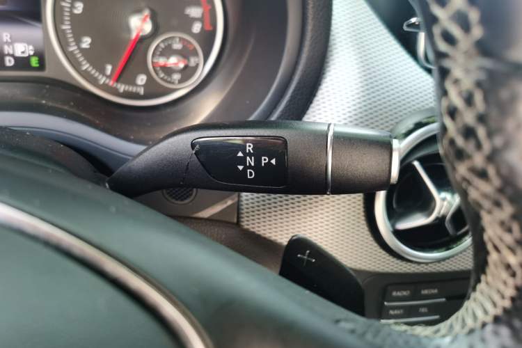 Used Mercedes-Benz B-Class 2015 B 200 Sport Edition Gear Lever