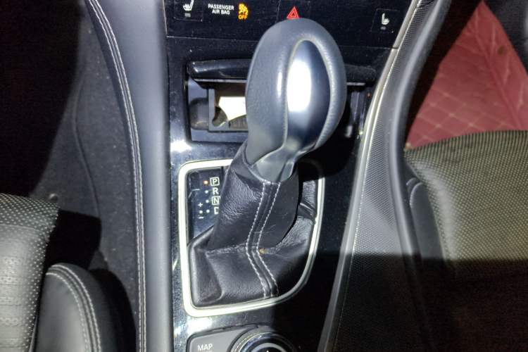 Used Infiniti Q50 2014 3.7L Luxury Sport Edition Gear Lever