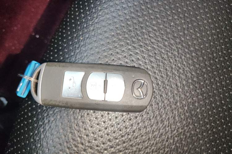 Used Mazda 3 Axela 2016 Sedan 1.5L Automatic Luxury Model Interior 1