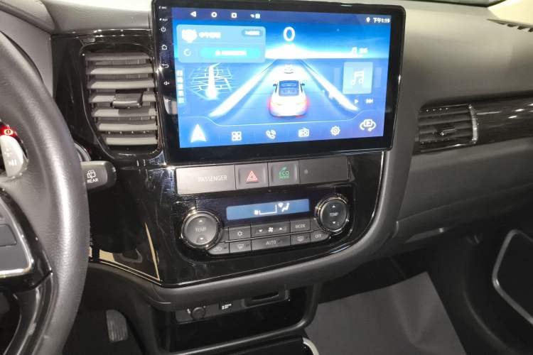 Used Mitsubishi Outlander 2019 2.4L 4x4 Zhi Xiang Edition 5 Seats China VI Standard