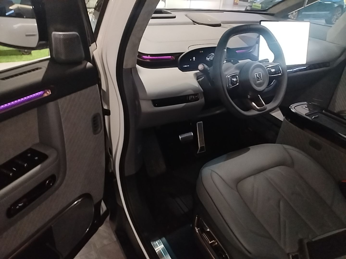 Zeekr MIX 2025 Intelligent Driving Version — снимка 18