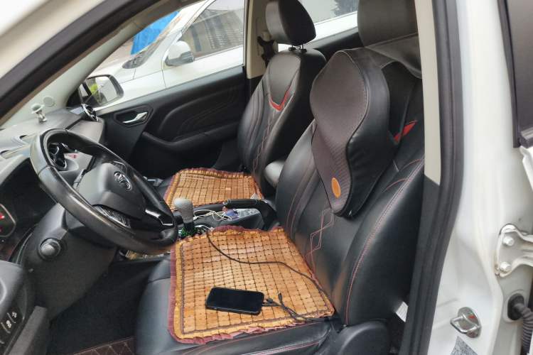 Used Soueast DX3 2016 1.5L Manual Luxury Model
