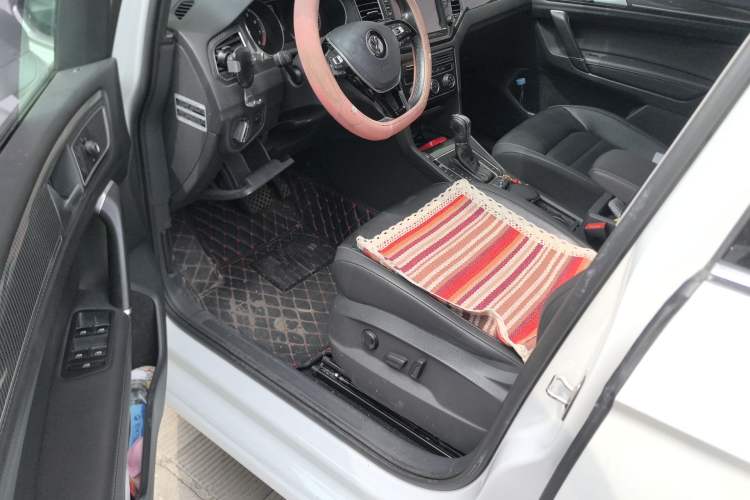 Used Volkswagen Golf Sportsvan 2016 280TSI Automatic Luxury Model Driver Seat