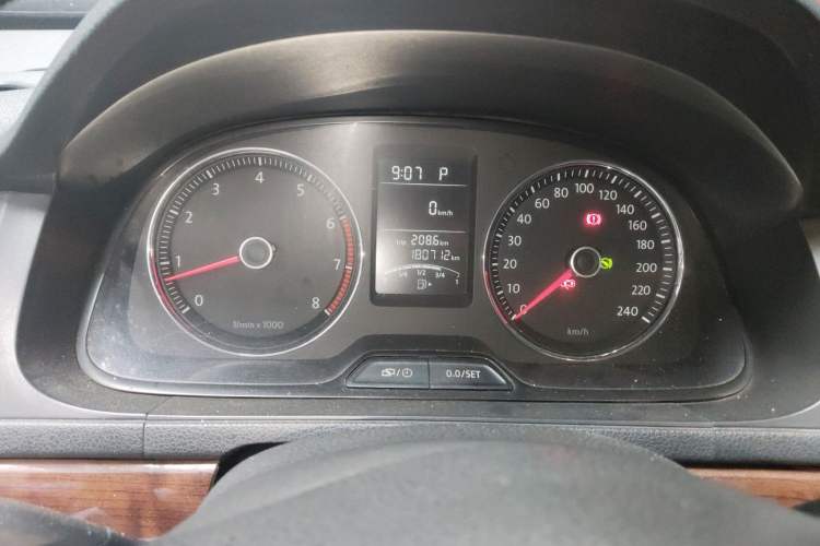 Used Volkswagen Lavida 2013 1.4TSI DSG Comfort Edition Instrument Cluster