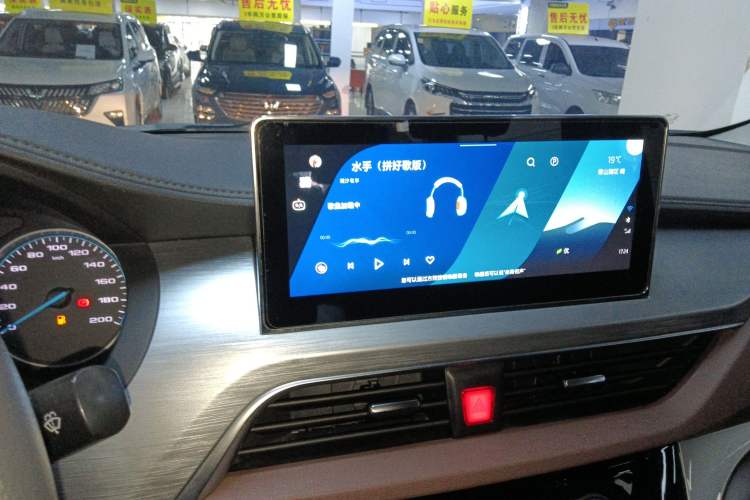 Used JAC Refine M3 2022 PLUS 1.5T 7-Seater Standard Model
