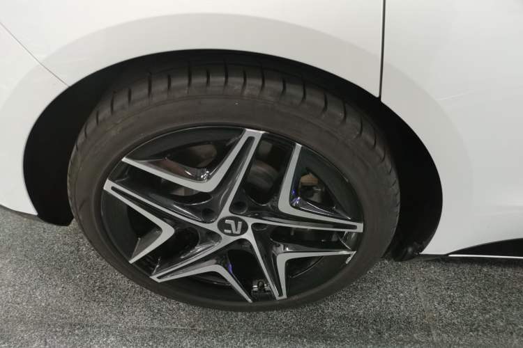 Used Rising F7 2023 Long-Range Edition Exterior 5