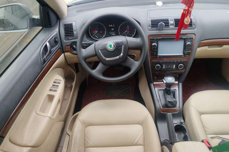 Used Skoda Octavia 2013 1.6L Automatic Yijun Edition Steering Wheel