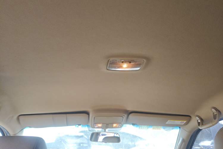 Used JMC Yusheng S350 2013 2.4T Two-Wheel-Drive Special Edition Headliner