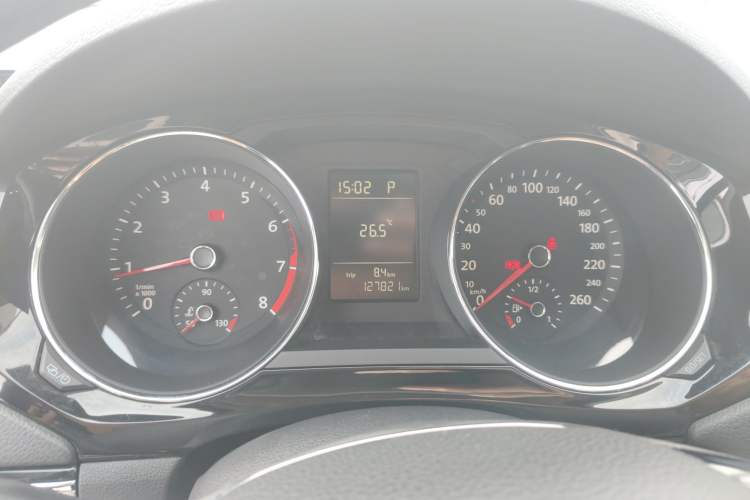 Used Volkswagen Sagitar 2017 230TSI Automatic Comfort Version Instrument Cluster