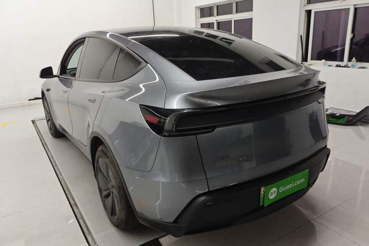 Used Tesla Model Y 2025 Long-Range All-Wheel-Drive Version
