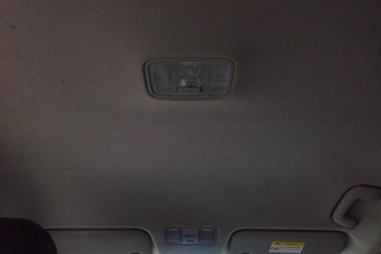 Used Hyundai Celesta 2018 1.6L Automatic GL Enjoyment Edition China VI compliant Headliner