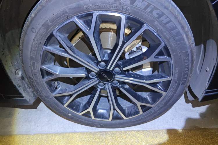 Used Zeekr 007 2024 Rear-Drive Intelligent Driving Version 75 kWh Right Front Wheel Hub