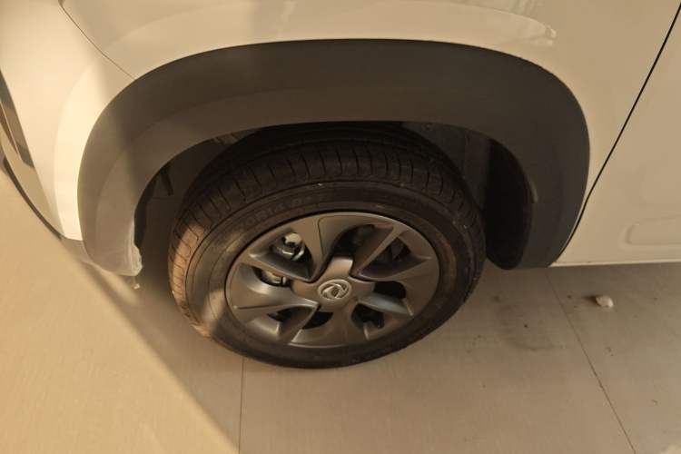 Used Dongfeng NAMMI BOX 2022 Chasing Wind Edition 331KM Advanced Model Left Front Wheel Hub