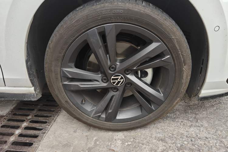 Used Volkswagen Golf 2024 280TSI DSG R-Line 50th Anniversary Edition
