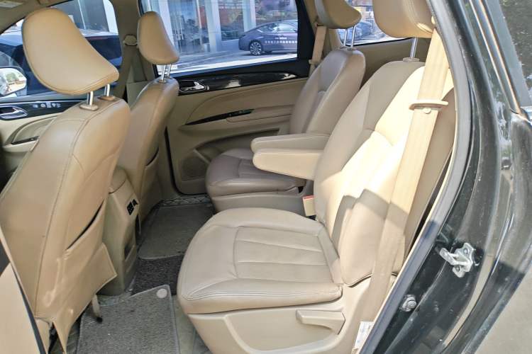 Used Baojun 730 2016 1.5L Manual Comfort Version 7 Seats China V Emission Standard Left Rear Seat