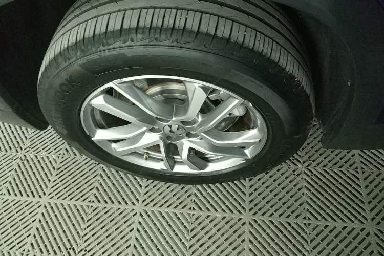 Used Nio EC6 2022 75 kWh Sport Edition Right Rear Wheel Hub