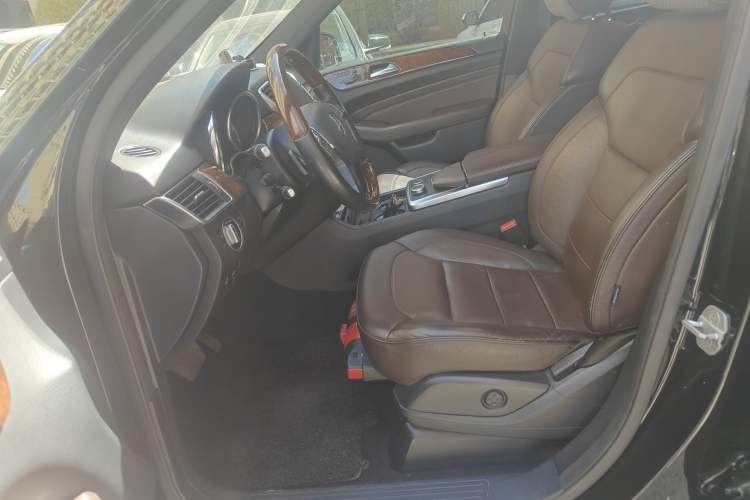 Used Mercedes-Benz M-Class 2012 ML 350 Luxury Edition Left Front Seat