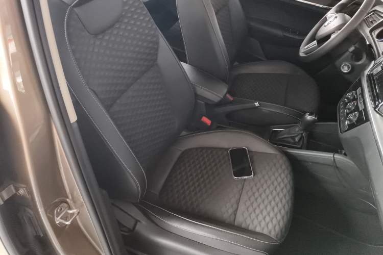 Used Skoda Kamiq 2018 1.5L Automatic Comfort Edition China VI Standard Right Front Seat