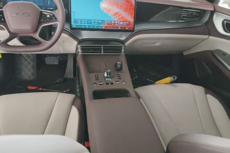 Used BYD Seal 07 DM-i 2025 DM-i 1.5L 125km Luxury Model Gear Lever