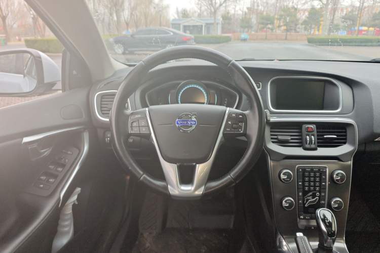 Used Volvo V40 2013 2.0T Zhiya Edition