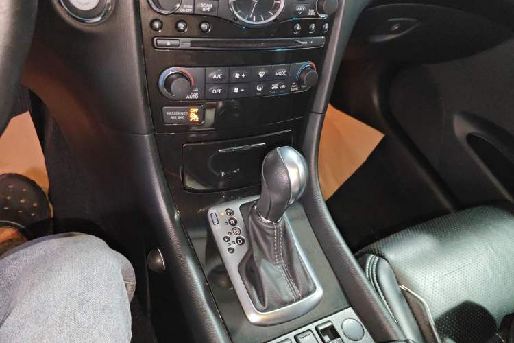 Used Infiniti QX50 2015 2.5L Comfort Edition Gear Lever