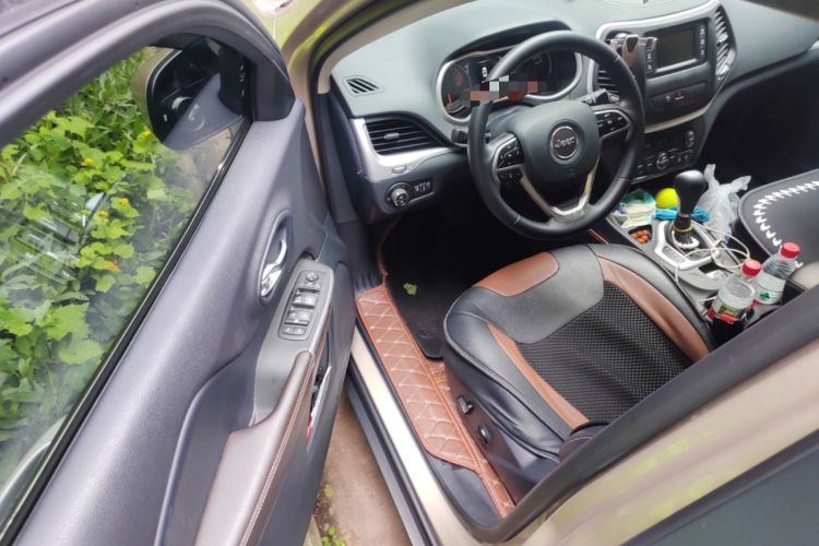 Used Jeep Cherokee 2017 2.4L Leading Edition Driver Seat