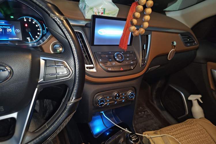 Used Soueast DX7 2016 1.5T Manual Triumph Edition
