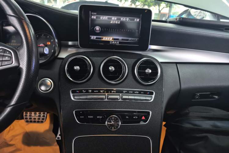 Used Mercedes-Benz C-Class 2017 Restyled C 180 L Fashion Edition Sport Version Audio And AC Panel