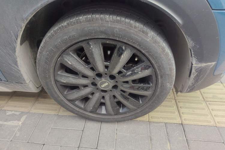 Used MINI Countryman 2017 1.5T COOPER ALL4 Traveler Right Front Wheel Hub