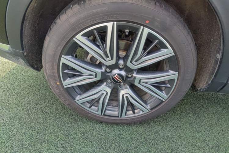 Used Hongqi HS5 2022 Facelifted Version 2.0T Smart Connect Flagship All-Wheel-Drive Edition
