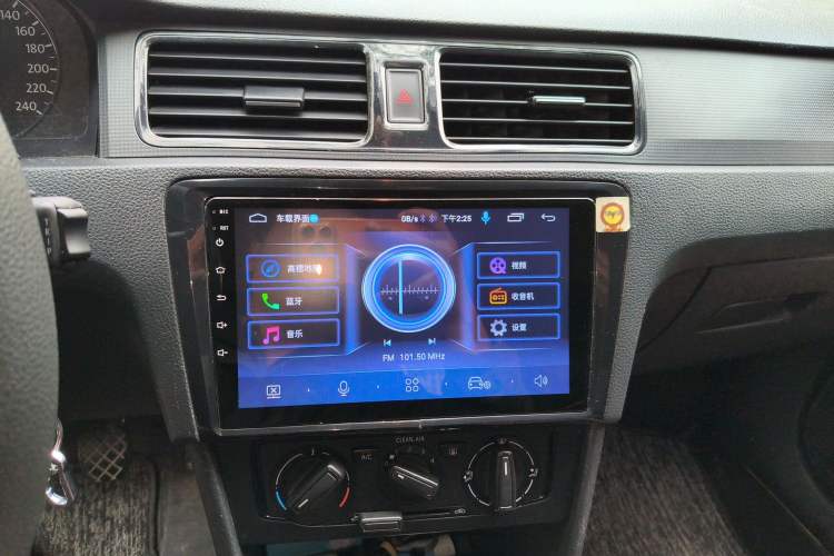 Used Volkswagen Santana 2015 1.4L Manual Fashion Edition