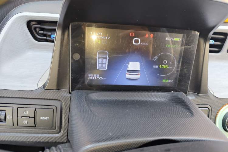 Used Wuling Hongguang MINIEV 2020 Enjoyment Model Lithium Iron Phosphate Odometer Close Up