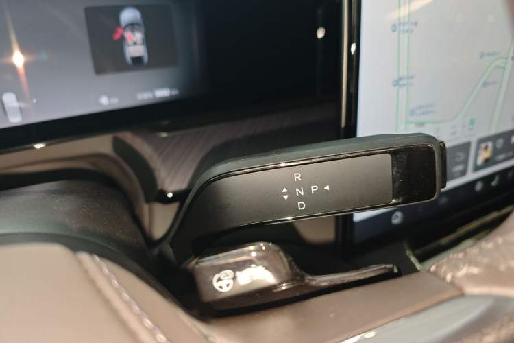 Used Denza Z9 2024 1100 km Four-Wheel Drive Max Version