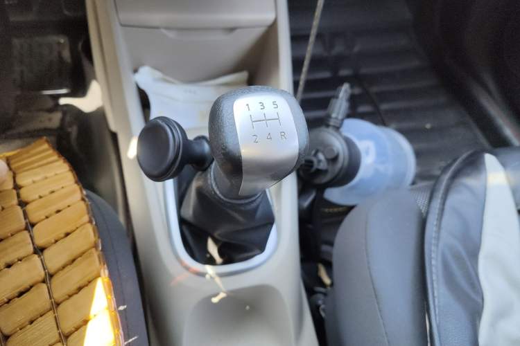 Used Venucia R50 2015 1.6L Manual Fashion Edition