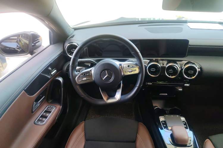 Used Mercedes-Benz A-Class 2019 A 200 L Steering Wheel