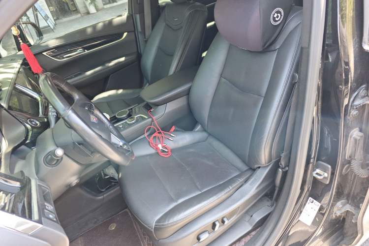 Used Cadillac XT6 2021 2.0T Six-Seater Four-Wheel-Drive Luxury Version Left Front Seat