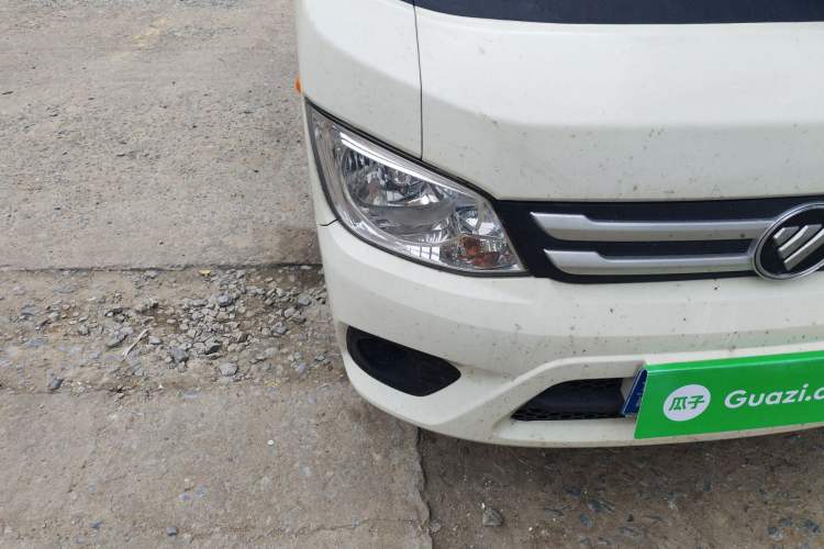 Used Foton Xiangling M 2018 1.2L Semi-承载 Single-Row Rear Single Tire (Cargo) 4W12M1 Right Front Headlight