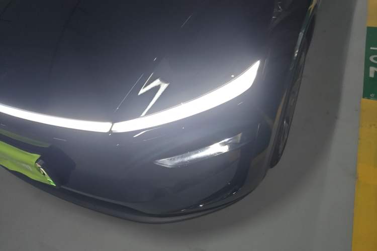 Used Tesla Model Y L 2025 Model Long-Range All-Wheel-Drive Version