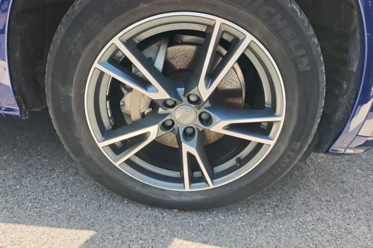 Used Audi Q5L 2018 45 TFSI Prestige Fashion Edition China V Emission Standard Right Front Wheel Hub