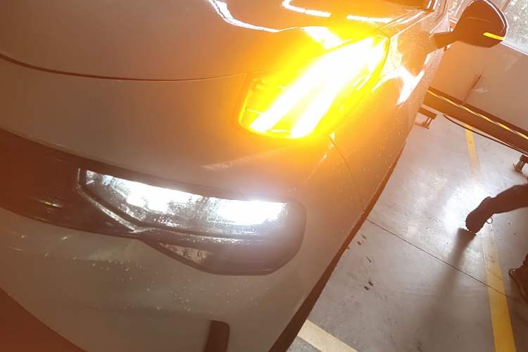 Used Lynk & Co 01 2023 1.5TD EM-F PM Left Front Headlight